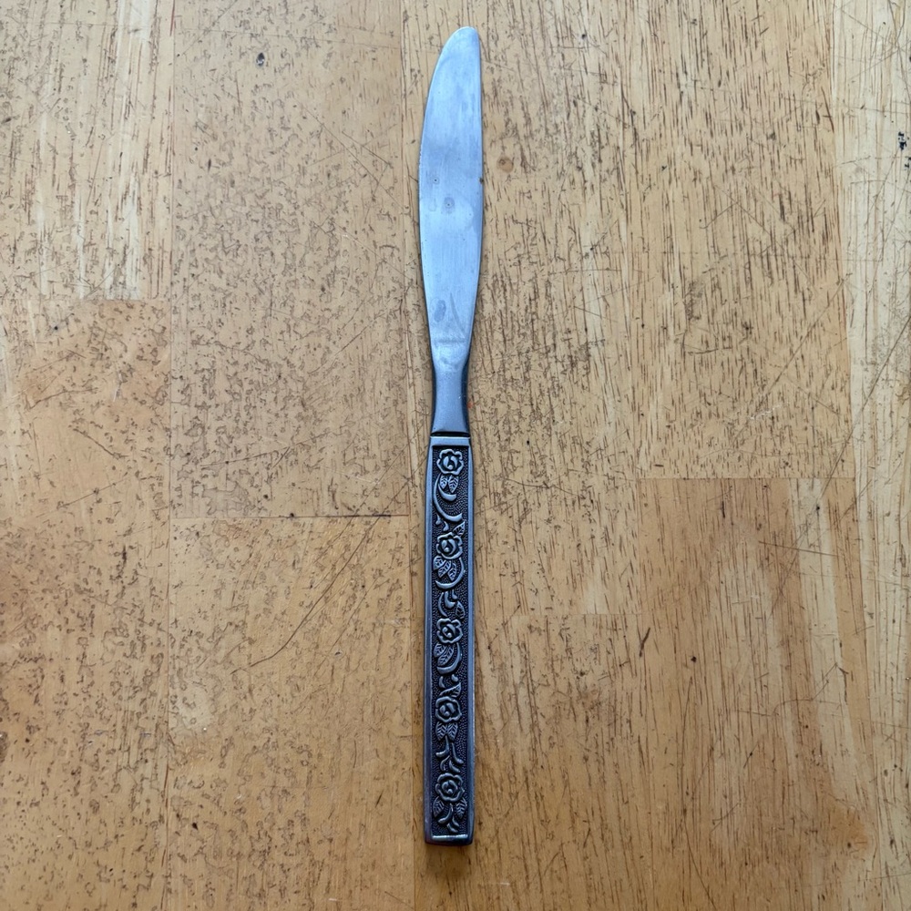 National COSTELLANO Pattern Stainless Flatware Korea‎ Dinner Knife 8.75”